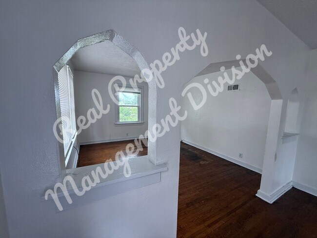 Photo - 2316 S 6th St Unit Apartment B