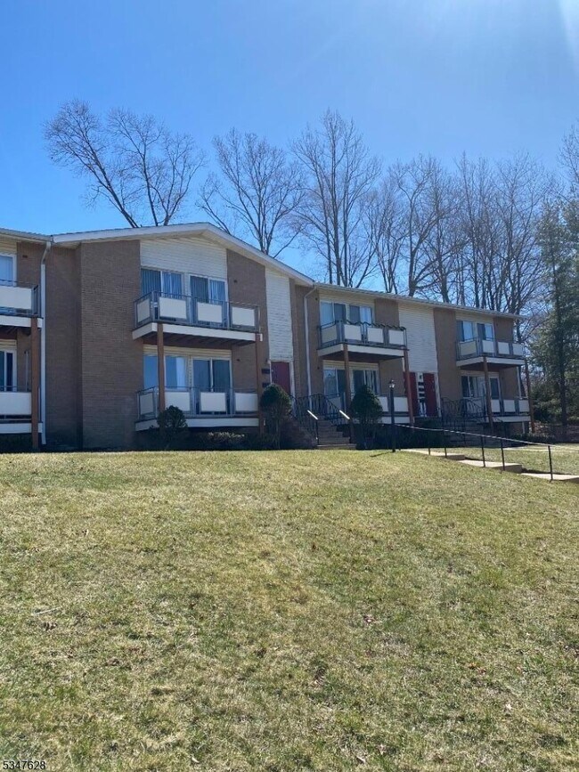 Photo - 156 US-46 Unit 13