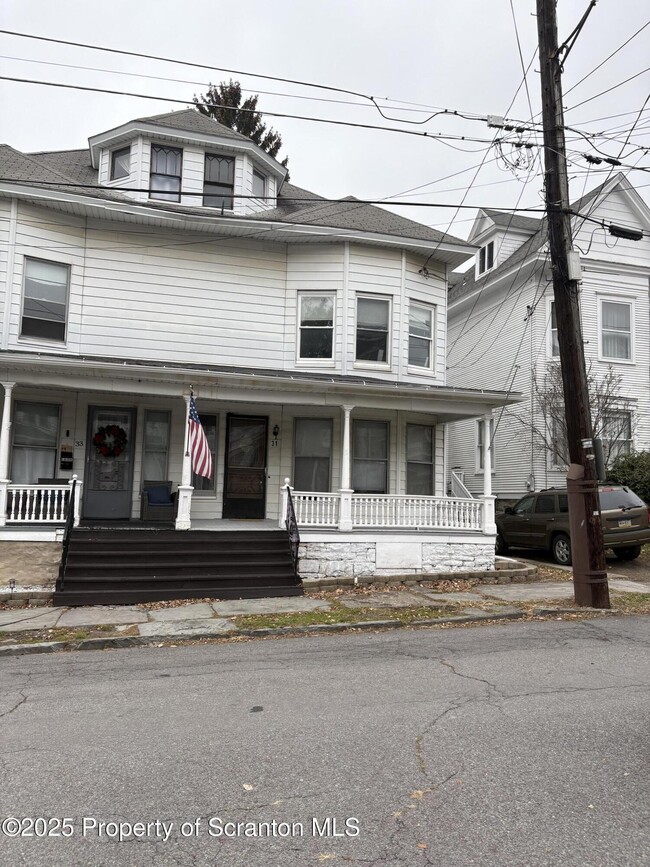 Building Photo - 31 Washington St