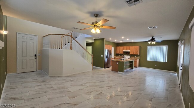 3902 W El Campo Grande Ave