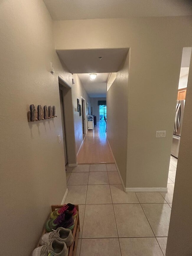 Building Photo - 1003 Fairwaycove Ln Unit 101 Rental