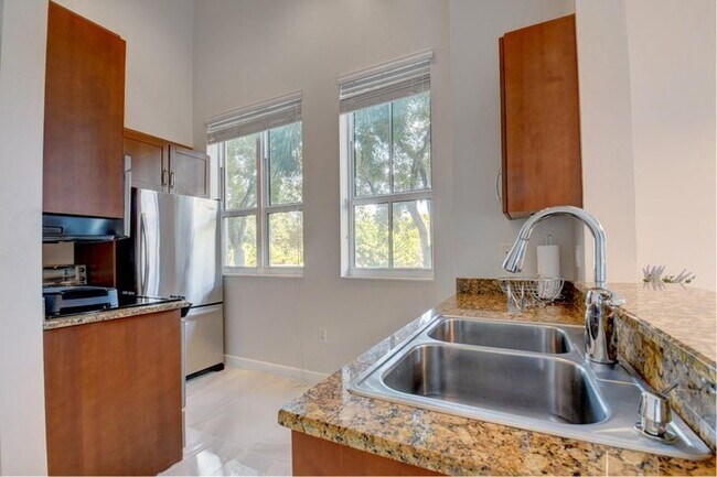 Photo - 350 N Federal Hwy