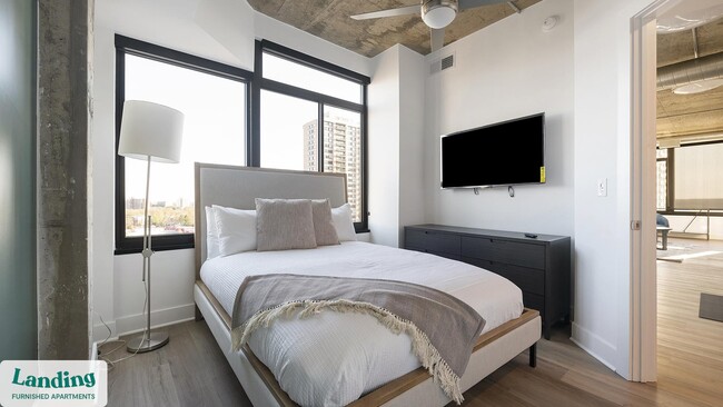 Photo - 5201 Leesburg Pike Unidad 1038