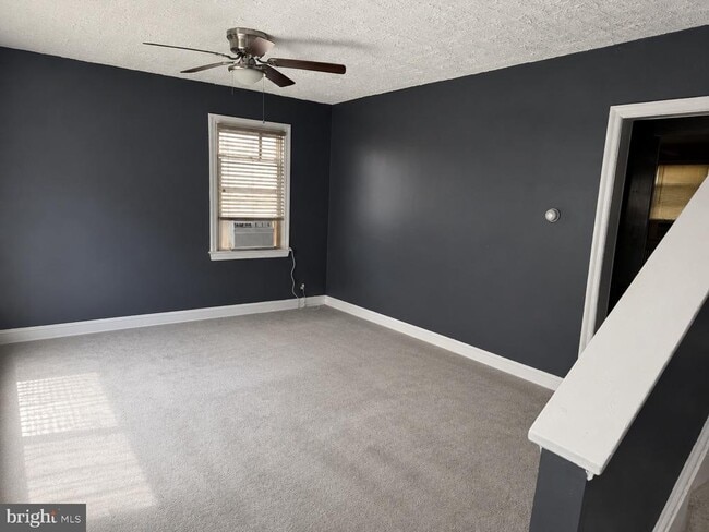 Photo - 4212 Clay St NE