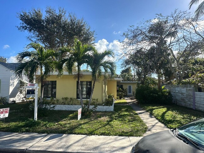 Photo - 214 S Palmway Townhome