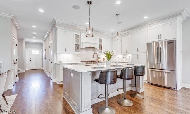 Photo - 100 Orchard St