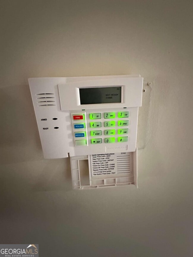 Photo - 685 Garibaldi St SW