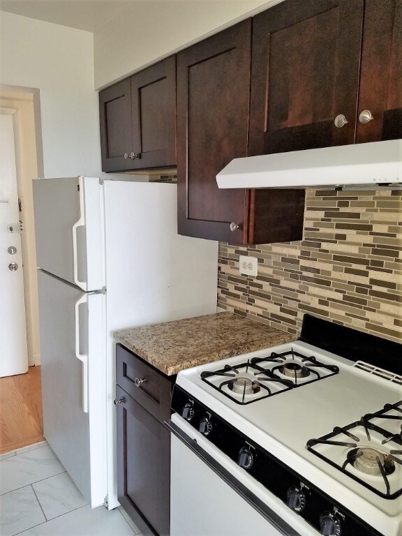 3710 N Pine Grove Ave Unit 206