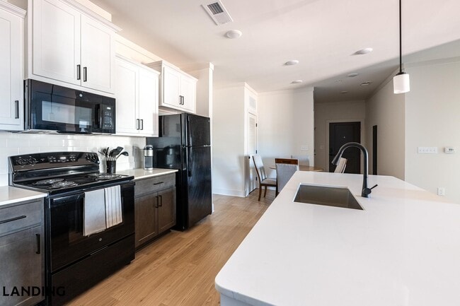 Photo - 185 Ashford Cir Unit 6-101