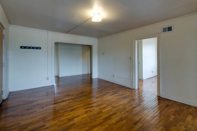 Tattarax - 1611 Laramie Street