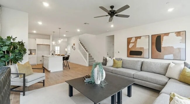 Photo - 1062 Compass Dr W