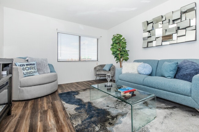 1 Bed, 1 Bath