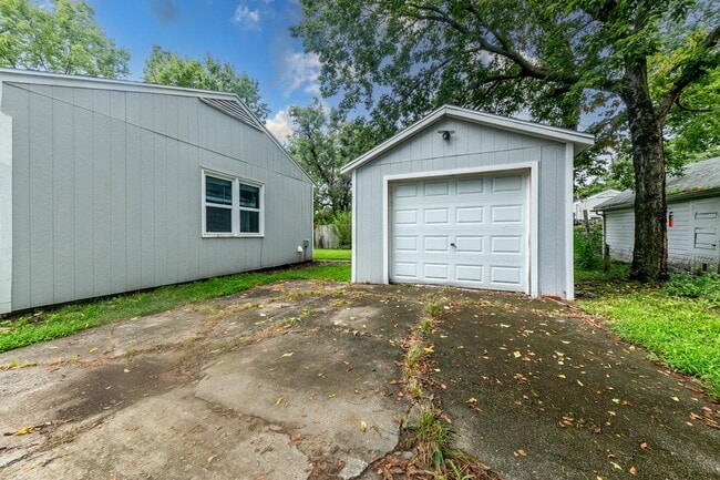 Photo - 2213 Blaker Dr