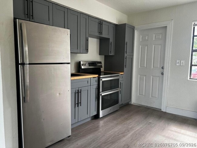 Photo - 1197 W 35th St