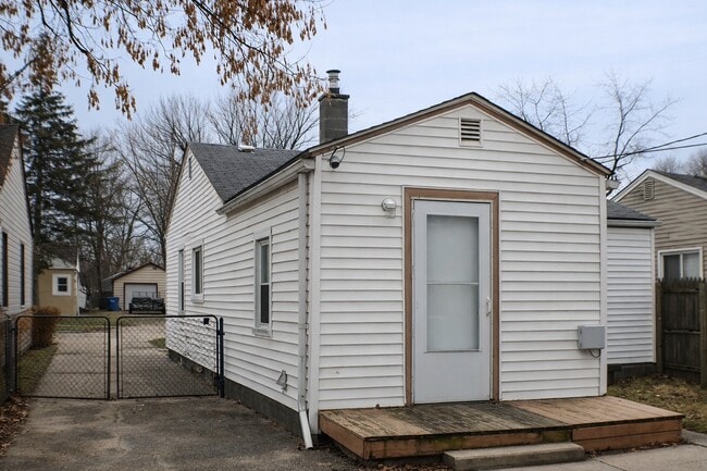 Photo - 11055 Chapp Ave