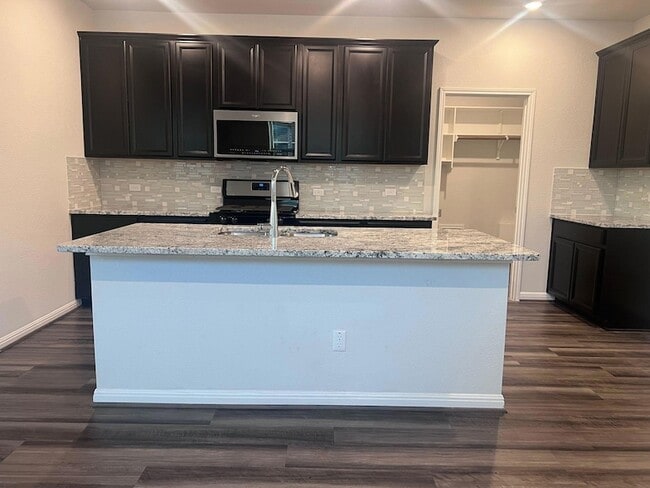 Photo - 128 Tucana St