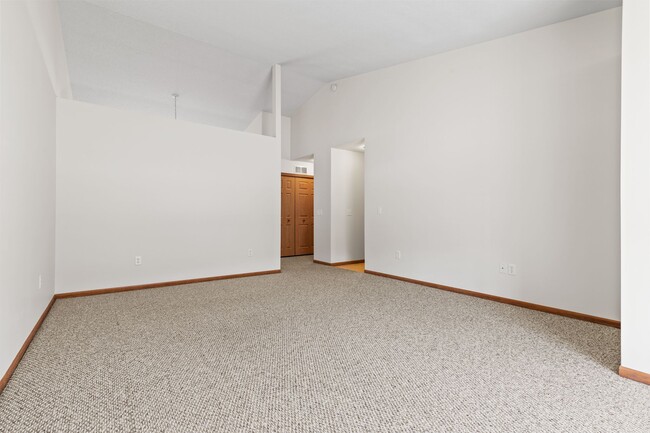 Photo - Woodland Creek Townhomes - Saginaw, MI