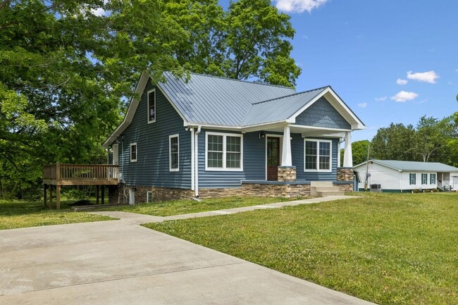 Photo - 3125 Hwy 49 E