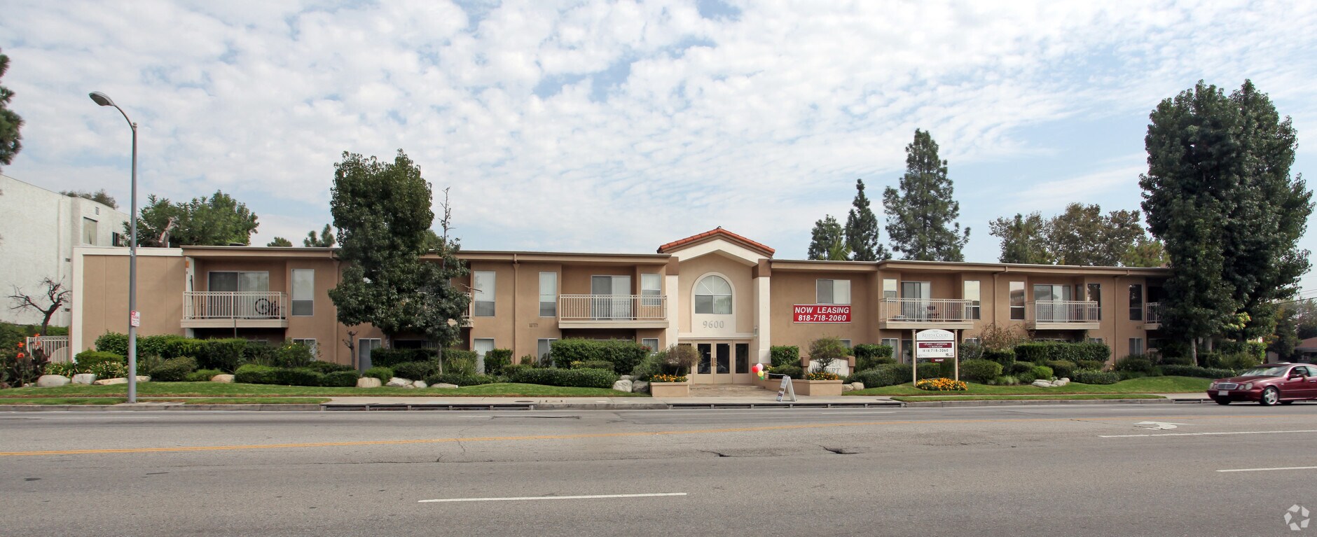 Reseda Court - Reseda Court Apartments