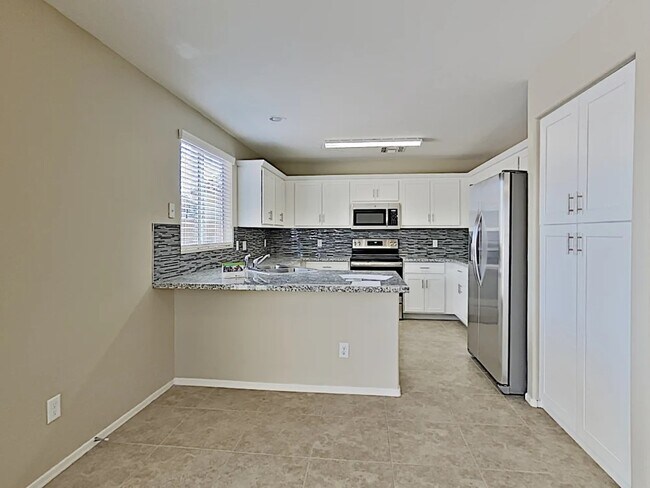 Photo - 11826 W Laurel Ln