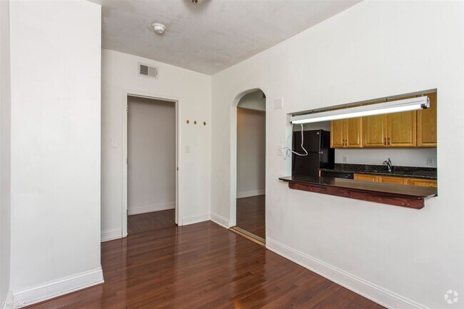 Building Photo - 3 br, 1 bath Triplex - 1539 CECIL B MOORE ... Unit C Rental