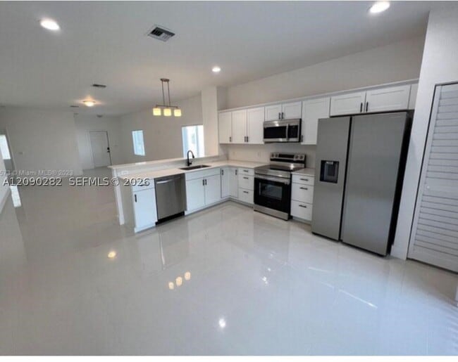 216 NW 9th St