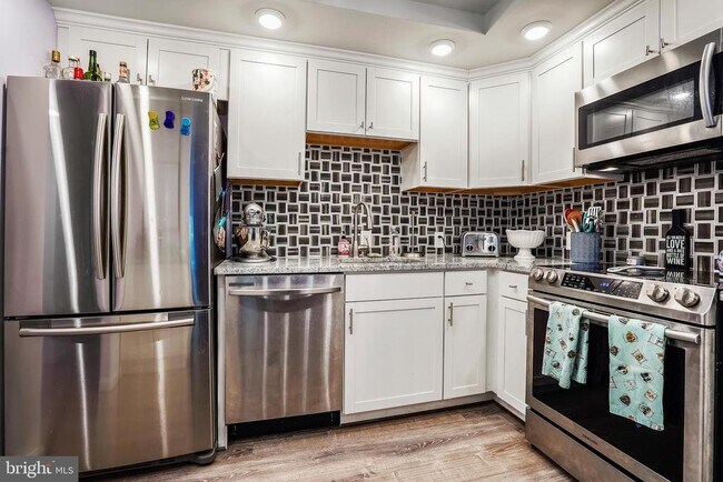 Photo - 7621 Provincial Dr Unidad 107