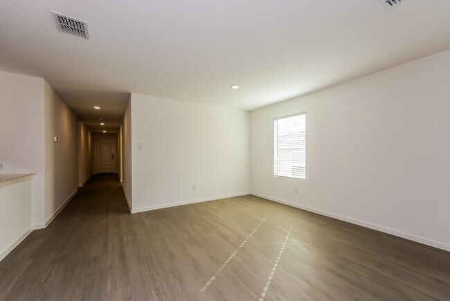 Photo - 10724 Gun Barrel St