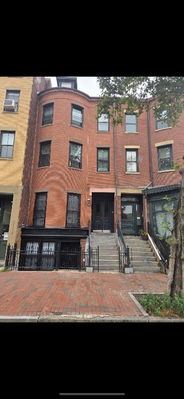 Building Photo - 767 Tremont St Rental