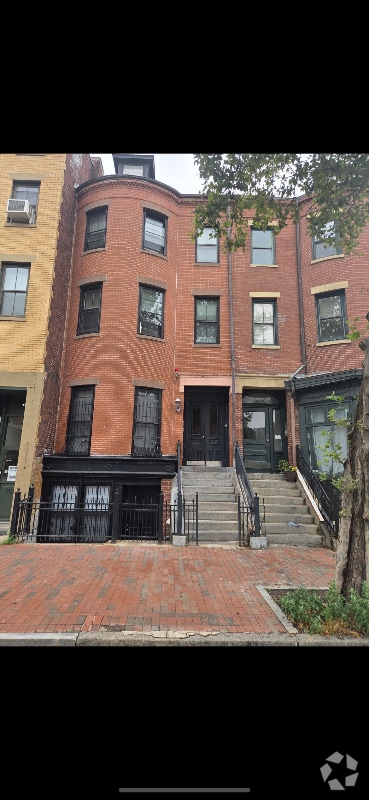Building Photo - 767 Tremont St Rental