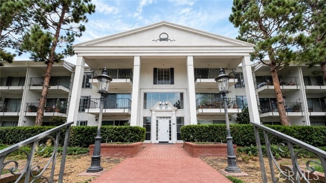 102 Scholz Plaza Unit 243