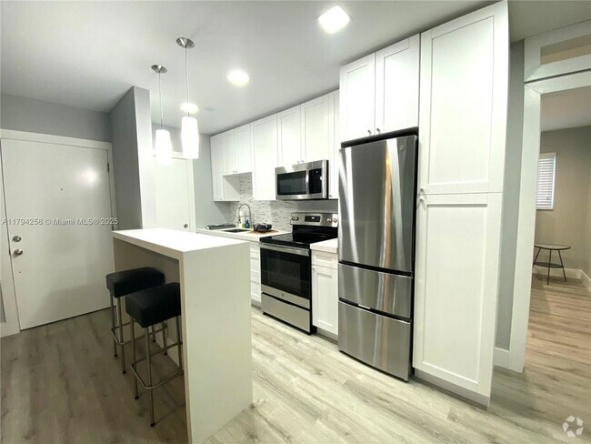 Building Photo - 7901 SW 64th Ave Unit 18 Rental
