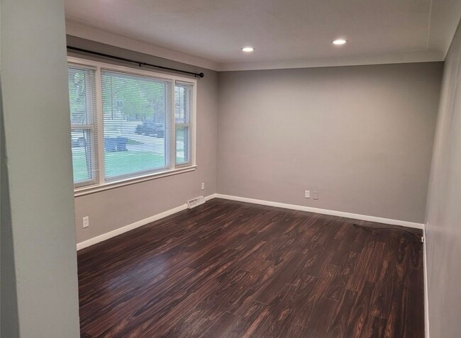 Photo - 3316 68th St