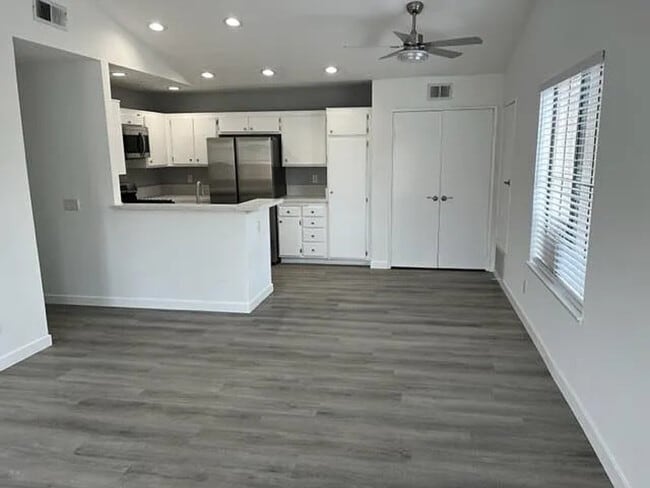 7720 Riverdale Wy Unidad N