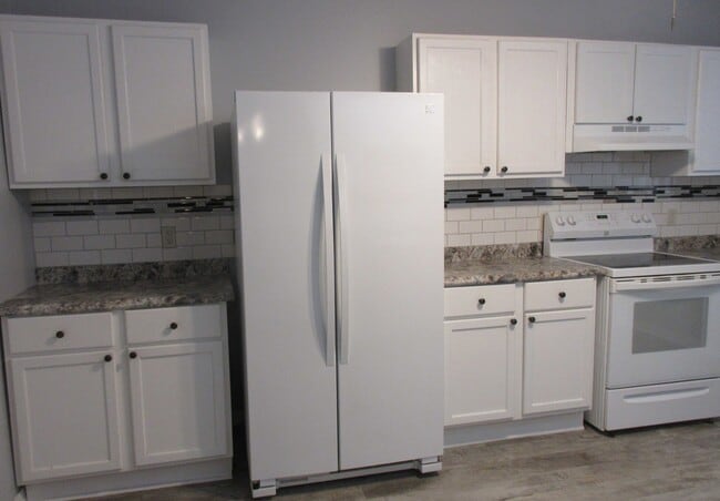 Photo - 301 N Main St