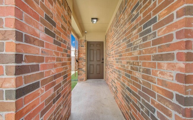 Building Photo - 3042 Thicket Path Way