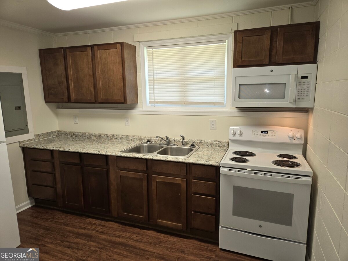 Photo - 178 Carolyn Ave