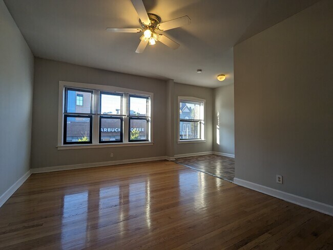 Photo - 2234 W Wilson Ave Unit 201