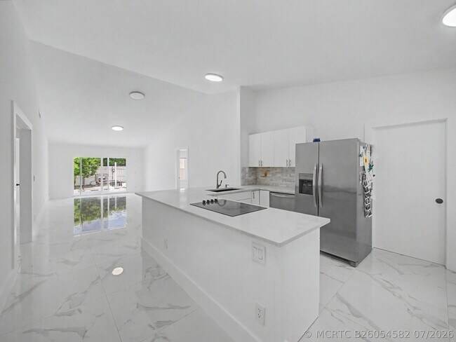 Photo - 8464 Lakepoint Ct