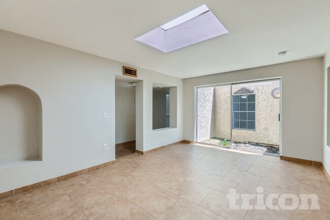 Photo - 3031 W Mercer Ln