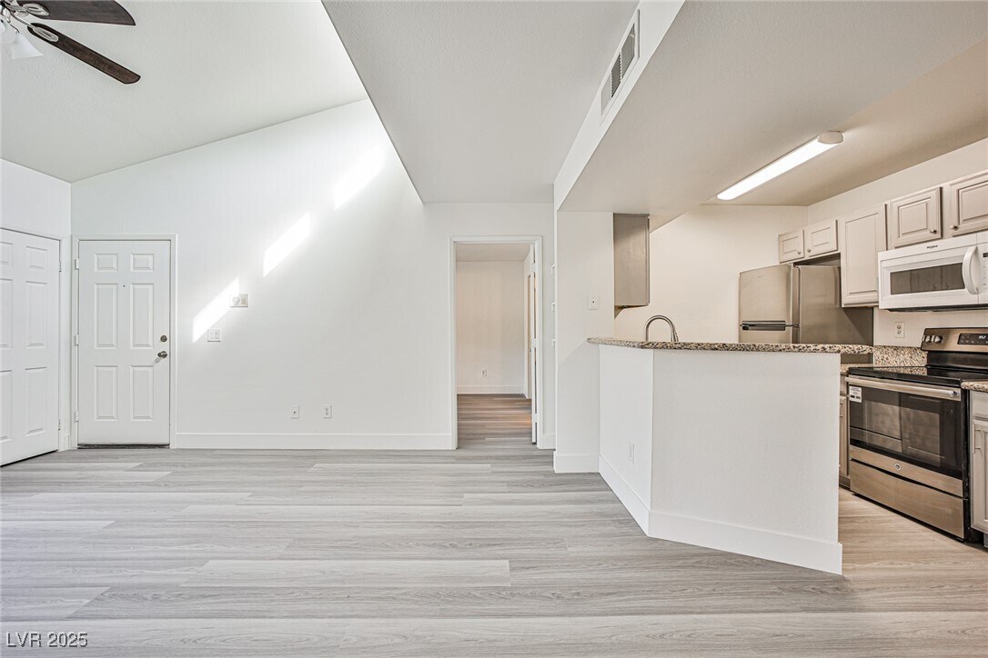 Photo - 5166 S Jones Blvd Unit 204