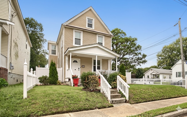 Photo - 525 Eaton St