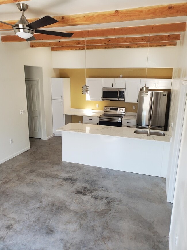 Photo - 1130 E Winnie Pl
