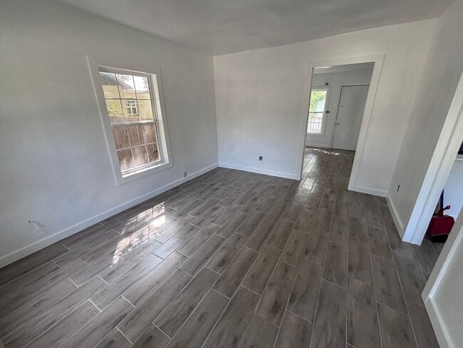 Photo - Coming Soon - Cute 2 bedroom, 1 bathroom h...