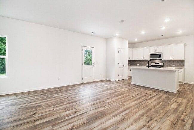 Photo - 2022 Boxwood Cir