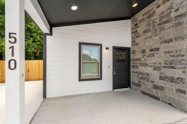 Photo - 510 Carol Crest St