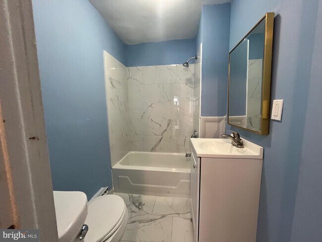 Photo - 2130 W Spencer Ave