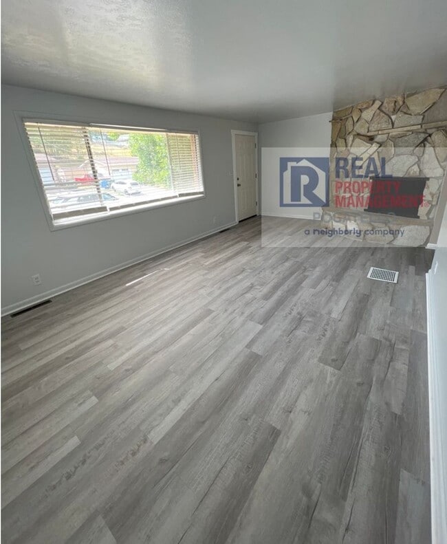 Photo - 4 Bedroom 2 Bath Home - Pet Friendly