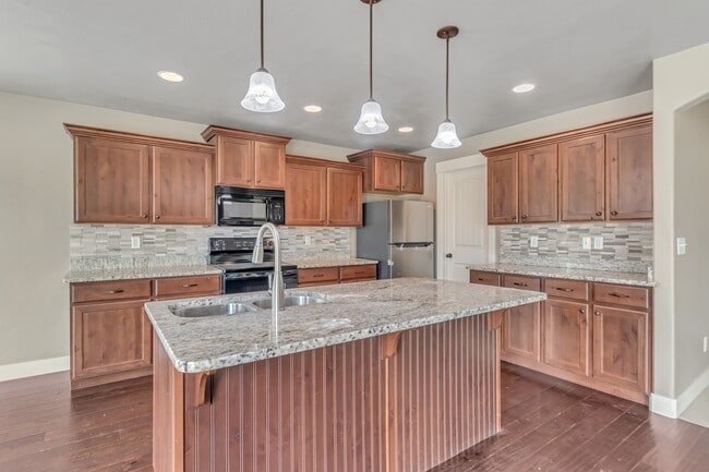 Photo - 15 S 900th E