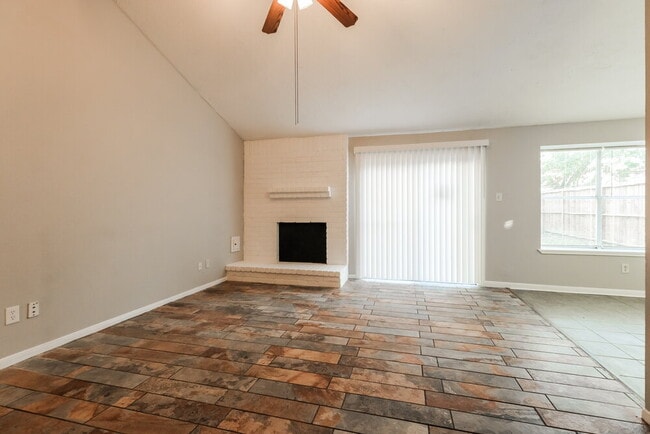 Photo - 4015 Adonis Dr
